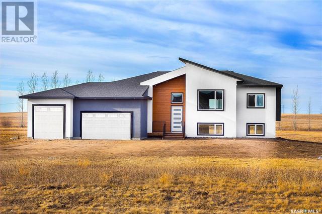 5 Pheasant Meadows Crescent, House detached with 3 bedrooms, 2 bathrooms and null parking in Dundurn No. 314 SK | Image 1