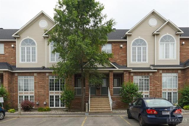 122 Gatestone Private, Townhouse with 2 bedrooms, 2 bathrooms and 1 parking in Ottawa ON | Card Image