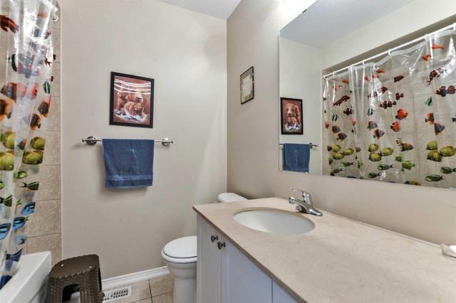 109 Georgian Dr, Townhouse with 3 bedrooms, 3 bathrooms and 2 parking in Oakville ON | Image 16