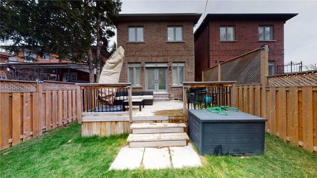 19 b Alan Ave, House detached with 4 bedrooms, 4 bathrooms and 3 parking in Toronto ON | Image 21