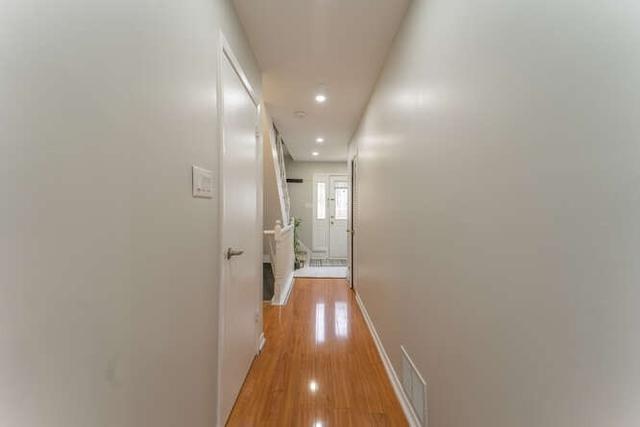 36 - 69 Lexington Ave, Townhouse with 3 bedrooms, 2 bathrooms and 1 parking in Toronto ON | Image 29