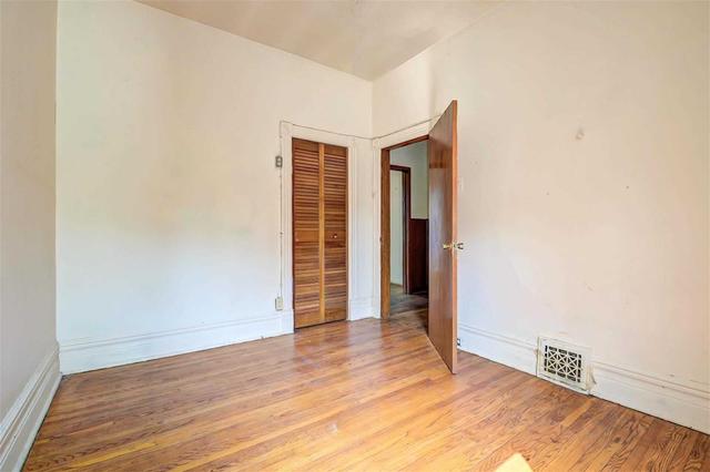 71 Robert St, House attached with 3 bedrooms, 2 bathrooms and 1 parking in Toronto ON | Image 14