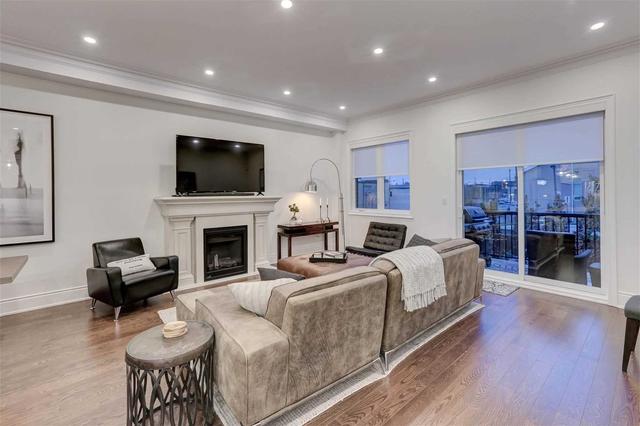 4 Twenty Ninth St, House semidetached with 4 bedrooms, 5 bathrooms and 3 parking in Toronto ON | Image 2