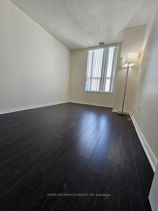 ph3 - 135 Hillcrest Ave, Condo with 2 bedrooms, 2 bathrooms and 1 parking in Mississauga ON | Image 8