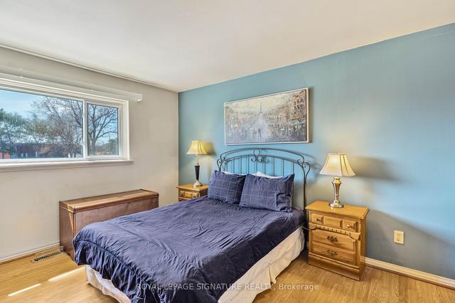 3 - 3 Kendleton Dr, Townhouse with 4 bedrooms, 2 bathrooms and 2 parking in Toronto ON | Image 4