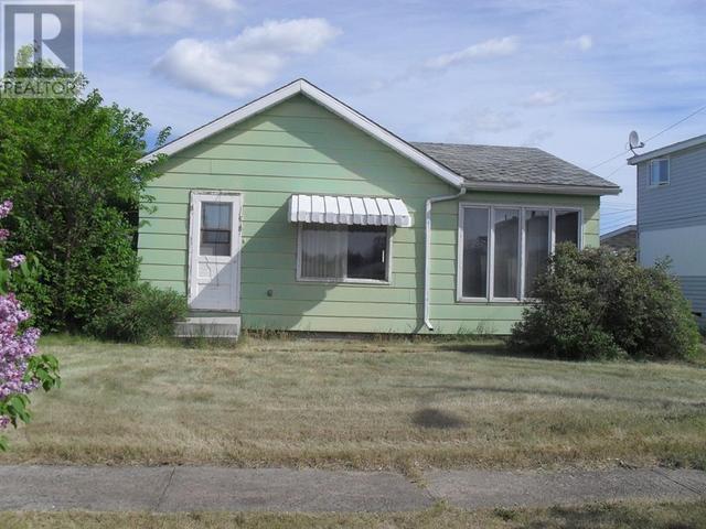 308 5th Avenue Se, House detached with 3 bedrooms, 1 bathrooms and 2 parking in Manning AB | Image 1