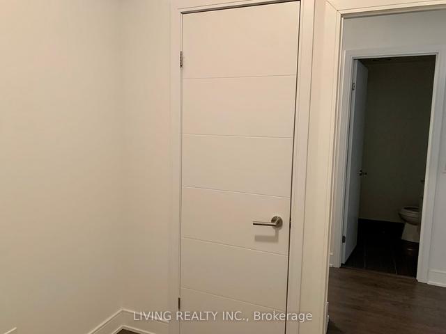 833 - 525 Adelaide St W, Condo with 2 bedrooms, 2 bathrooms and 1 parking in Toronto ON | Image 6