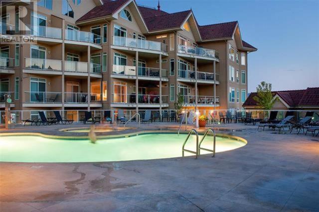 542 - 1088 Sunset Drive, Condo with 2 bedrooms, 2 bathrooms and 1 parking in Kelowna BC | Image 22