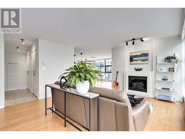 2303 - 989 Beatty Street, Condo with 2 bedrooms, 2 bathrooms and 1 parking in Vancouver BC | Image 9