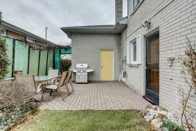 33 Reno Dr, House detached with 3 bedrooms, 2 bathrooms and 2 parking in Toronto ON | Image 19