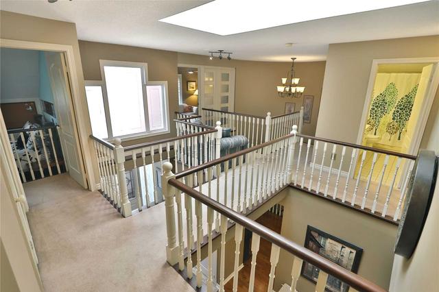 3655 St Laurent Crt, House detached with 5 bedrooms, 4 bathrooms and 6 parking in Mississauga ON | Image 3