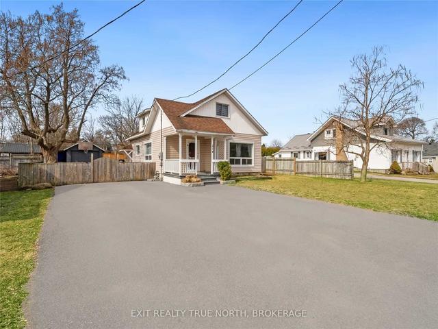 214 Pine St, House detached with 2 bedrooms, 1 bathrooms and 5 parking in Tay ON | Image 12