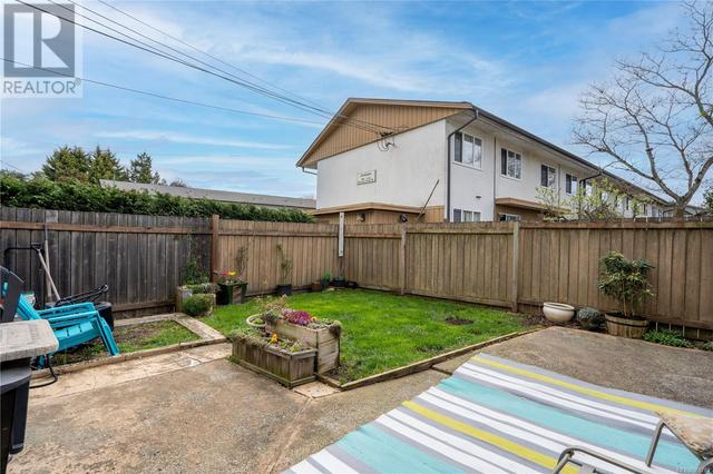 454 Burnside Rd W, House attached with 3 bedrooms, 2 bathrooms and 1 parking in Saanich BC | Image 18