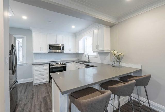 22 Cliveden Ave, House detached with 3 bedrooms, 3 bathrooms and 5 parking in Toronto ON | Image 20