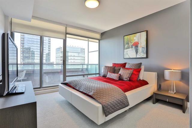 2603 - 18 Yorkville Ave, Condo with 2 bedrooms, 2 bathrooms and 2 parking in Toronto ON | Image 10