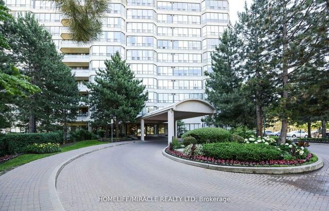 1810 - 24 Hanover Rd, Condo with 3 bedrooms, 2 bathrooms and 2 parking in Brampton ON | Image 12
