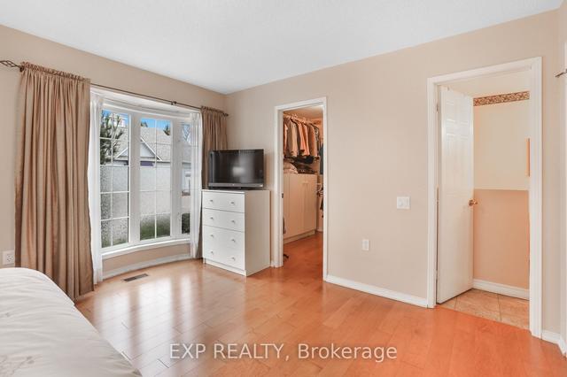 1 - 19 Silverbirch Blvd, Condo with 2 bedrooms, 3 bathrooms and 3 parking in Hamilton ON | Image 3
