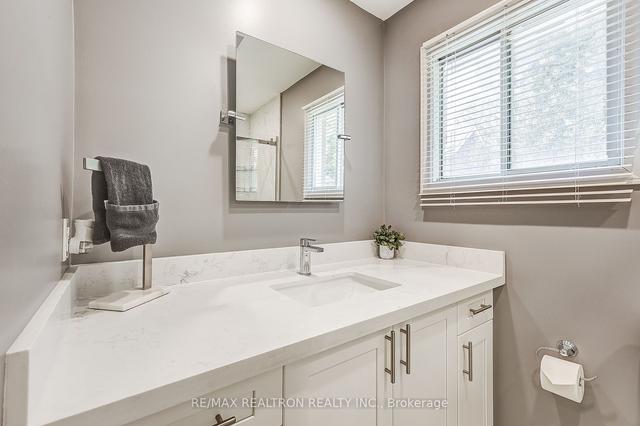 1082 Glencairn Ave, House detached with 3 bedrooms, 2 bathrooms and 3 parking in Toronto ON | Image 24