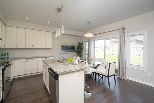 1420 Mcroberts Cres, House detached with 3 bedrooms, 3 bathrooms and 2 parking in Innisfil ON | Image 9