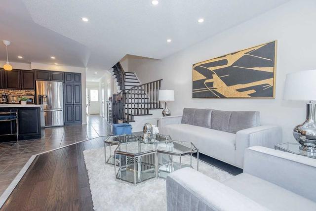 3233 Neyagawa Blvd, House attached with 3 bedrooms, 4 bathrooms and 2 parking in Oakville ON | Image 8