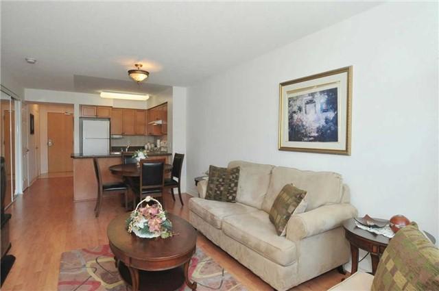 302 - 68 Grangeway Ave, Condo with 1 bedrooms, 2 bathrooms and 1 parking in Toronto ON | Image 5