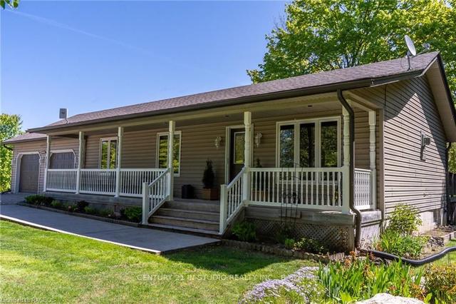255287 Concession Road 1 Rd E, House detached with 4 bedrooms, 2 bathrooms and 6 parking in Chatsworth ON | Image 1