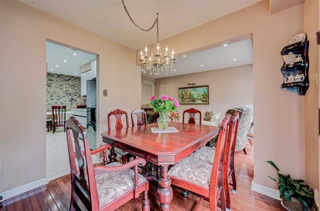 113 Lisa Cres, House detached with 3 bedrooms, 4 bathrooms and 5 parking in Vaughan ON | Image 5
