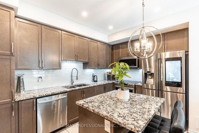 th87 - 15 Applewood Lane, Townhouse with 3 bedrooms, 3 bathrooms and 2 parking in Toronto ON | Image 29