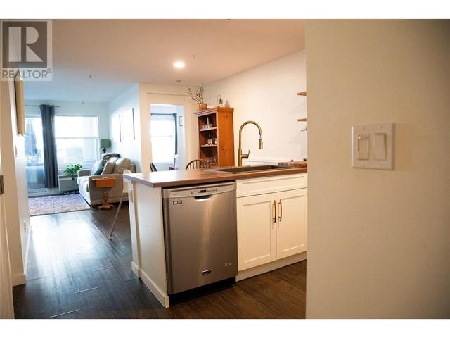 109 - 539 Yates Road, Condo with 2 bedrooms, 2 bathrooms and 1 parking in Kelowna BC | Image 7