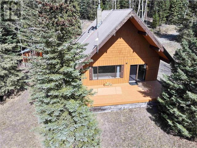 8950 Eagan Lake Road, House detached with 2 bedrooms, 1 bathrooms and null parking in Thompson Nicola E (Bonaparte Plateau) BC | Image 2