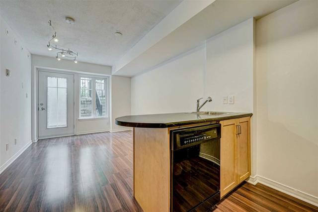 316 - 30 Western Battery Rd, Townhouse with 1 bedrooms, 1 bathrooms and 0 parking in Toronto ON | Image 2