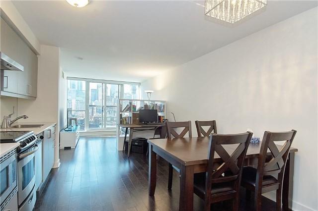 808 - 320 Richmond St E, Condo with 1 bedrooms, 2 bathrooms and 1 parking in Toronto ON | Image 1