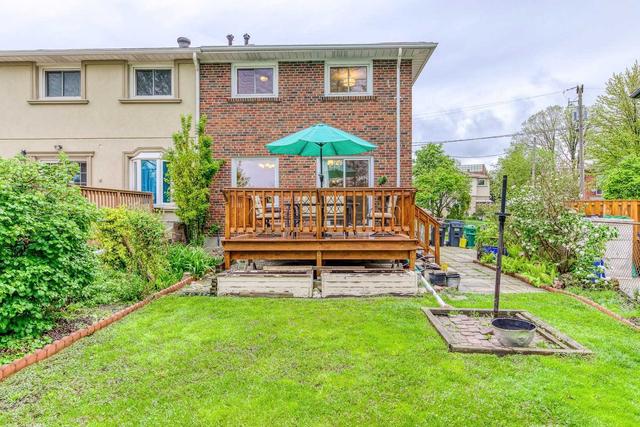 1428 Freeport Dr, House semidetached with 3 bedrooms, 2 bathrooms and 4 parking in Mississauga ON | Image 32