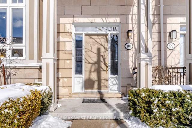 101 St Lawrence Dr, Townhouse with 4 bedrooms, 4 bathrooms and 3 parking in Mississauga ON | Image 12