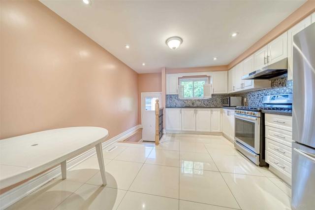 71 Ardgowan Cres, House detached with 4 bedrooms, 3 bathrooms and 2 parking in Toronto ON | Image 3