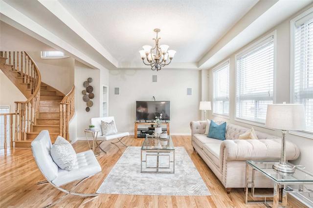 8 Solway Cres, House detached with 5 bedrooms, 5 bathrooms and 6 parking in Ajax ON | Image 37