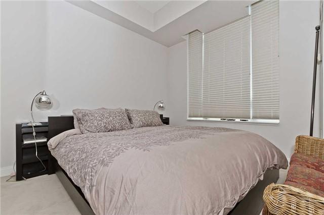 lph08 - 80 Absolute Ave, Condo with 2 bedrooms, 2 bathrooms and 1 parking in Mississauga ON | Image 11
