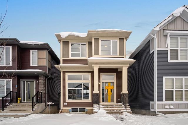 42 Savanna Drive Ne, House detached with 5 bedrooms, 3 bathrooms and 2 parking in Calgary AB | Image 4