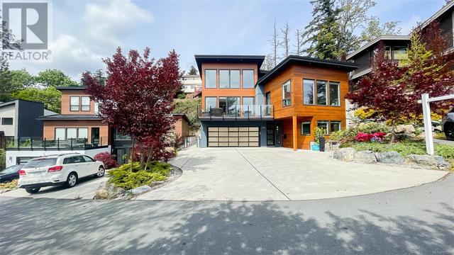 3894 Wilkinson Rd, House detached with 6 bedrooms, 5 bathrooms and 6 parking in Saanich BC | Image 1