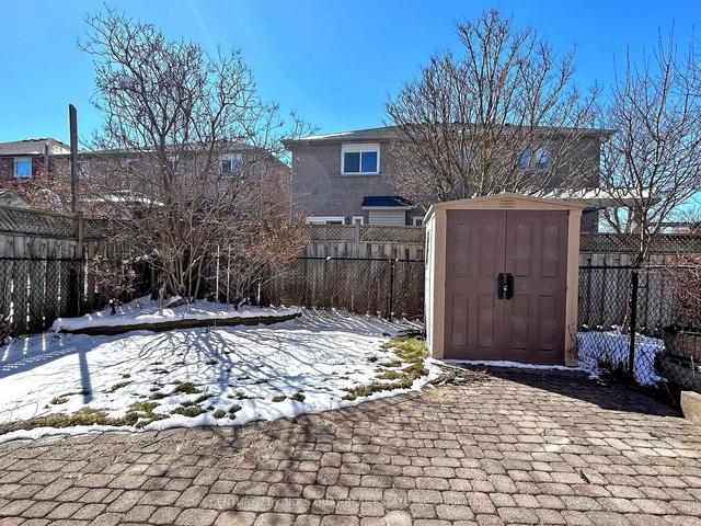 560 Willowick Dr, House semidetached with 3 bedrooms, 3 bathrooms and 3 parking in Newmarket ON | Image 32