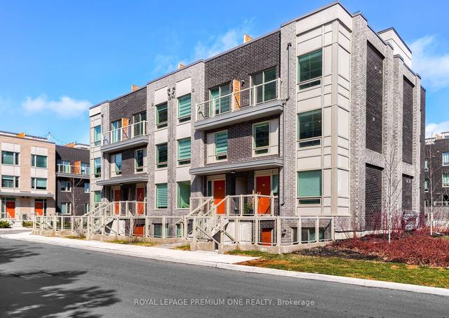 211 - 3 Applewood Lane, Townhouse with 2 bedrooms, 2 bathrooms and 1 parking in Toronto ON | Image 1