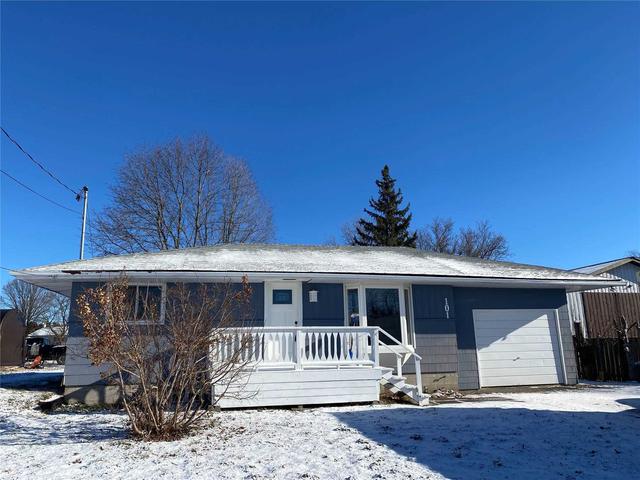 101 East St N, House detached with 2 bedrooms, 1 bathrooms and 2 parking in Kawartha Lakes ON | Image 1