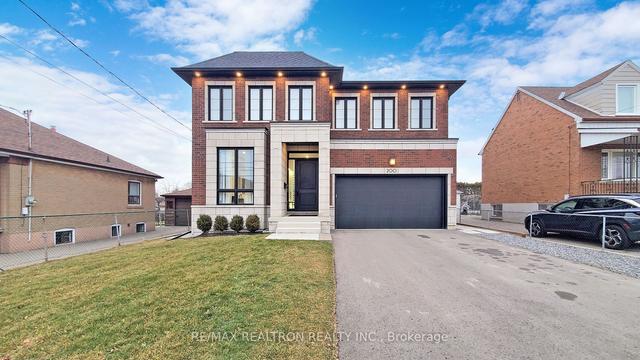 200 Rustic Rd, House detached with 4 bedrooms, 5 bathrooms and 6 parking in Toronto ON | Image 12