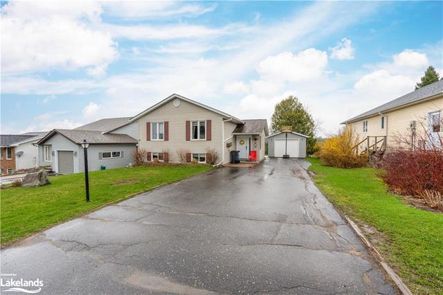 9 Keall Crescent, House detached with 4 bedrooms, 2 bathrooms and 5 parking in Bracebridge ON | Image 44