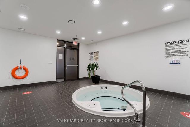 809 - 35 Hayden St, Condo with 1 bedrooms, 1 bathrooms and 1 parking in Toronto ON | Image 24