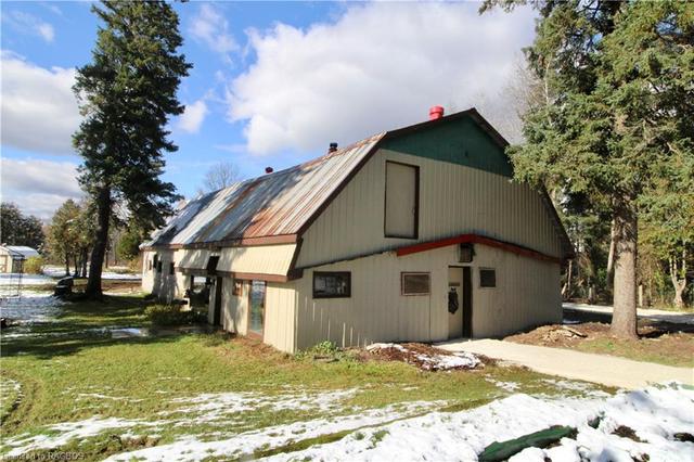 315338 Highway 6, House detached with 1 bedrooms, 1 bathrooms and 11 parking in Chatsworth ON | Image 34