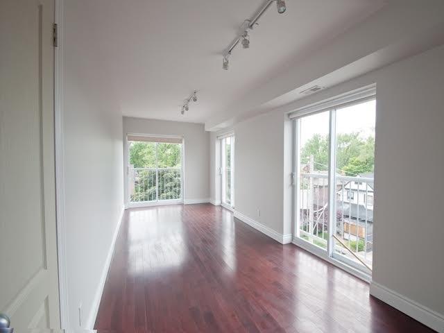 third - 2205 Queen St E, House detached with 2 bedrooms, 1 bathrooms and null parking in Toronto ON | Image 6