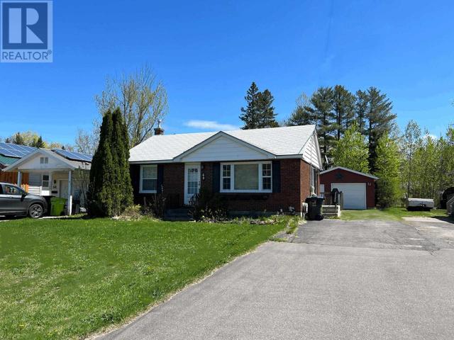 60 Glenholme, House detached with 2 bedrooms, 1 bathrooms and null parking in Sault Ste. Marie ON | Card Image
