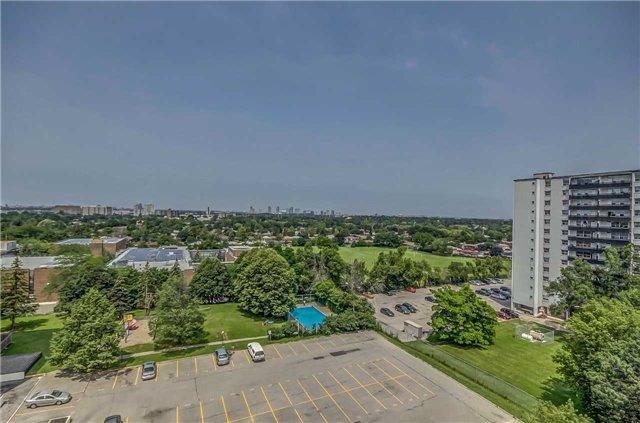 1002 - 20 Gilder Dr, Condo with 3 bedrooms, 2 bathrooms and 54 parking in Toronto ON | Image 6