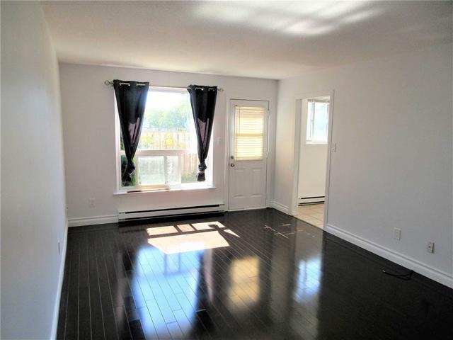 116 - 120 Nonquon Rd, Townhouse with 3 bedrooms, 1 bathrooms and 1 parking in Oshawa ON | Image 17